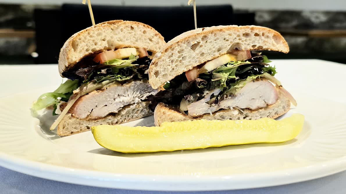 AFS Club restaurant chicken sandwich